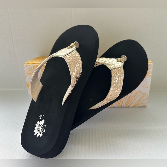Yellow Box Black and Gold Sandals - Picture 6 of 13